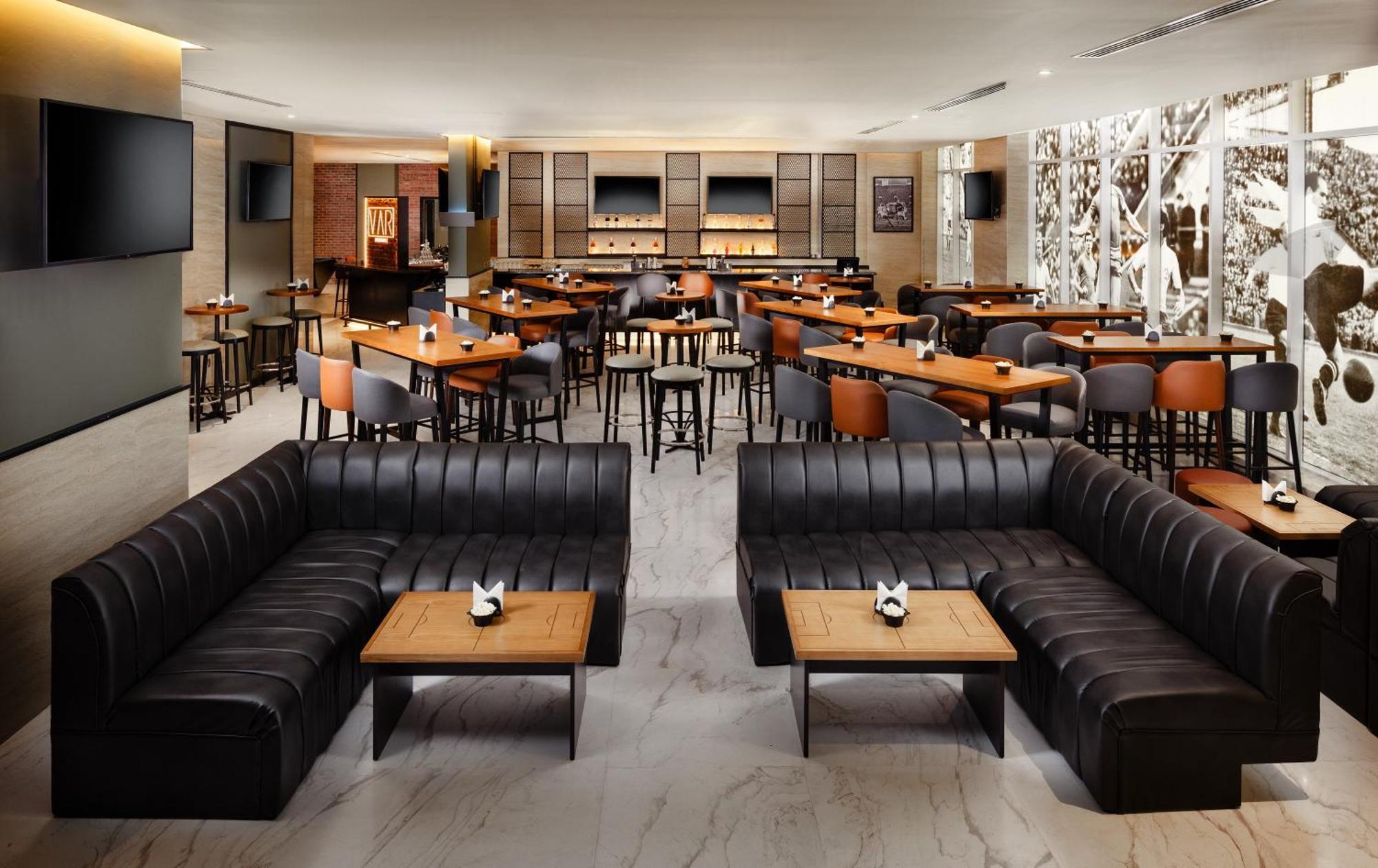 Millennium Place Ad Dawhah Esterno foto The lounge at the airport