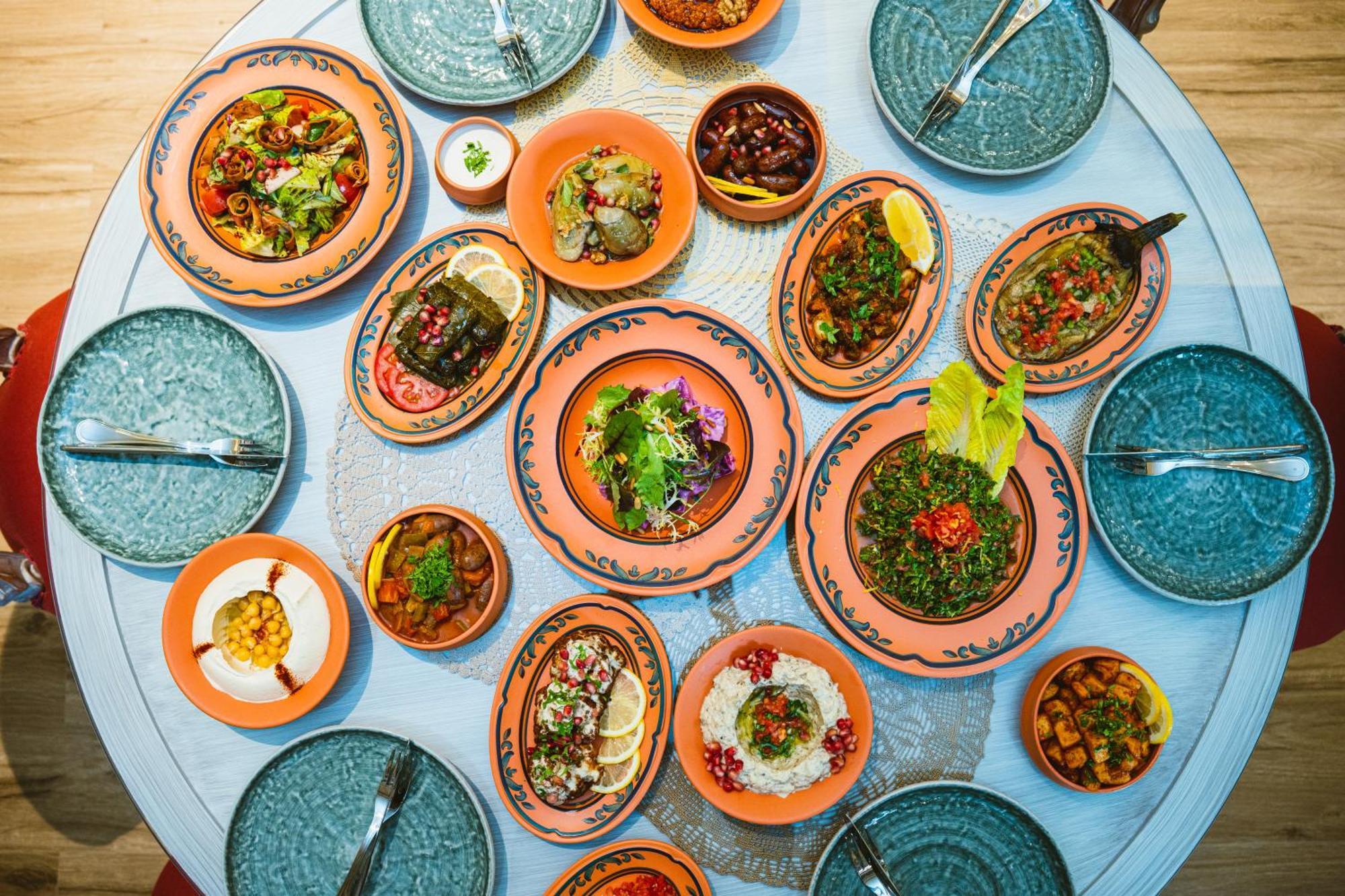 Millennium Place Ad Dawhah Esterno foto A selection of meze